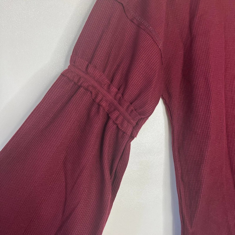 baea Women's Large Split Neck Bell Sleeve Waffle Knit Top Red - Sz L - Picture 4 of 7